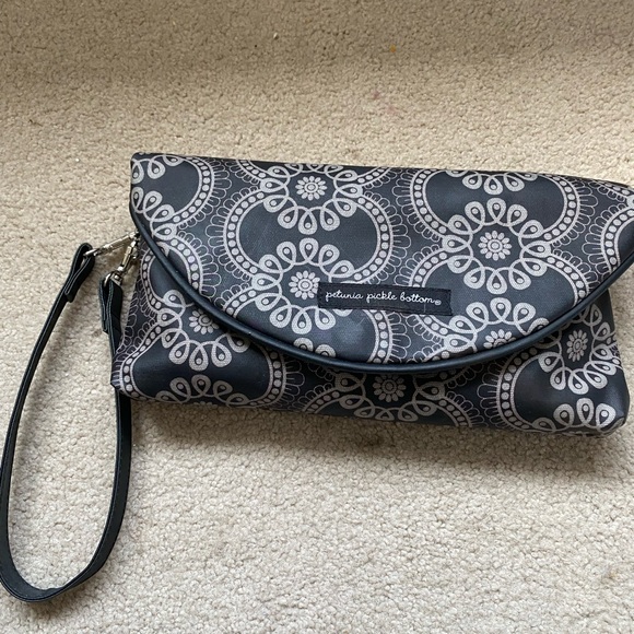 Petunia Pickle Bottom Clutch - Picture 4 of 9